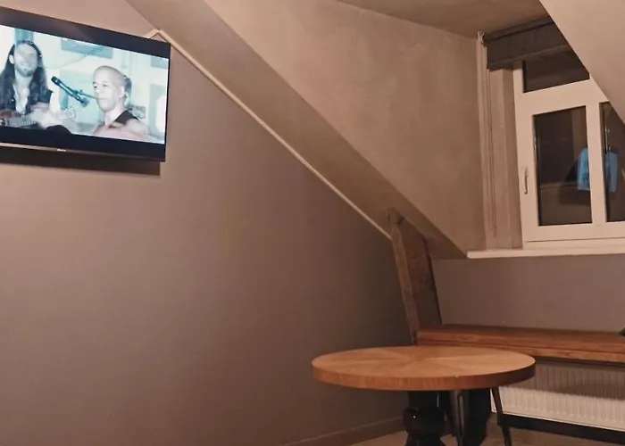 Old Town Cute Flat 2 Beds 2 Baths